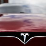 «Тесла» отзывает две трети автомобилей 2016 года выпуска