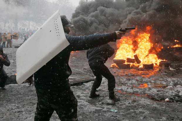Киев протестующие с оружием