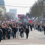 В Луганске и Донецке активисты готовятся к столкновению с силовиками