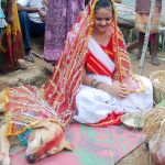 В Индии девушку выдали замуж за бродячего пса (Фото и Видео)
