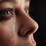 Как успокоить плачущую женщину